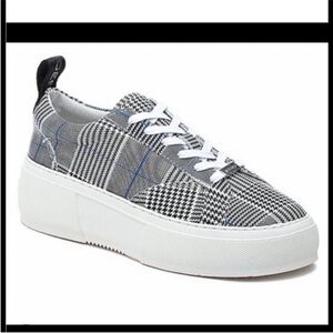 J/Slides Plaid Women's Sneakers platform like new! Size 10